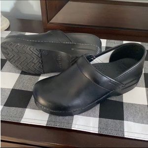 Dansko nursing shoes